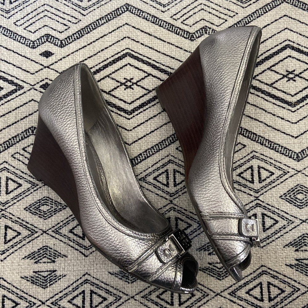 Tory Burch Metallic Pewter Leather Wedge Sandals - Picture 3 of 11